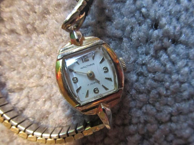 17 Jewels Waltham Ladies – Roadshow Collectibles - Main Image