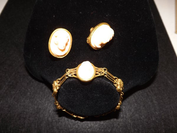 Cameo Bracelet & Earring Set By Goldette Costume Jewellery.