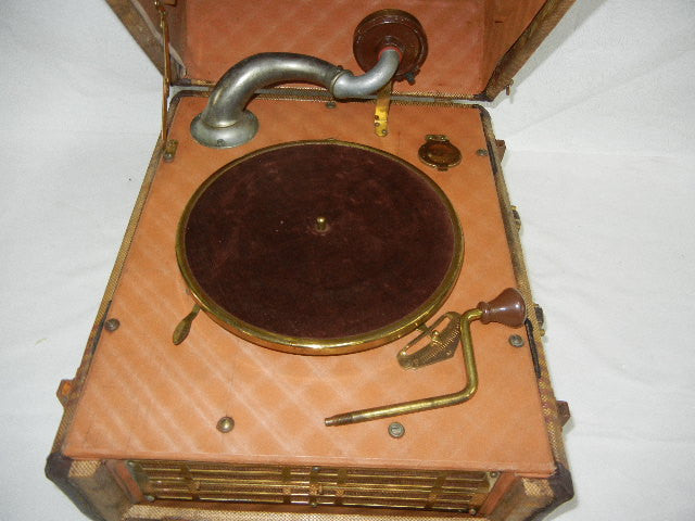 Silvertone Portable Phonograph Player, 78 rpm, Hand Cranked. – Roadshow ...