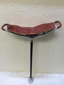 Leather Expandable Shooting Stick Seat, Made In Pakistan - Roadshow Collectibles